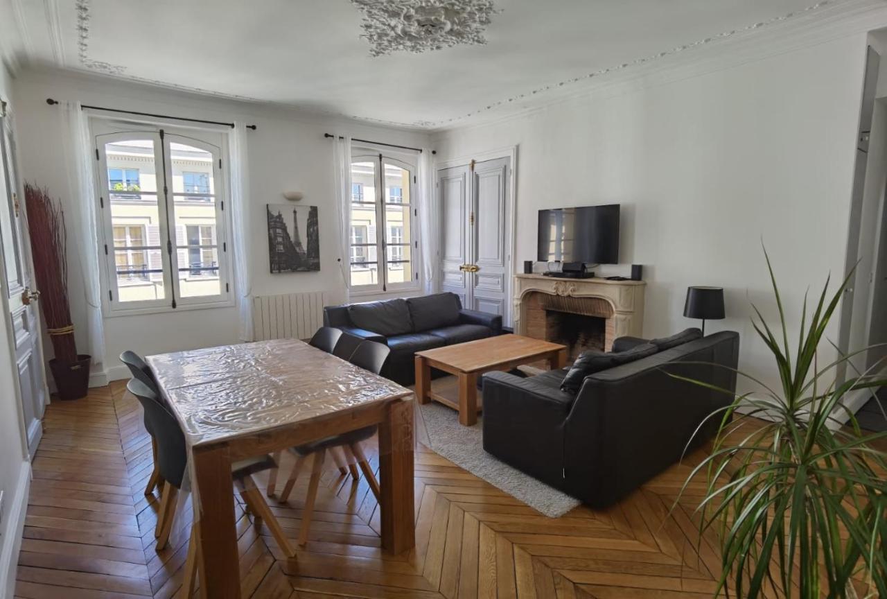 3 Pieces 4****, Au Coeur Du Quartier Historique Lägenhet Versailles Exteriör bild