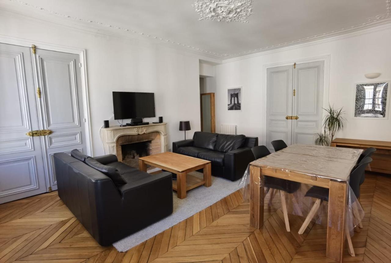 3 Pieces 4****, Au Coeur Du Quartier Historique Lägenhet Versailles Exteriör bild